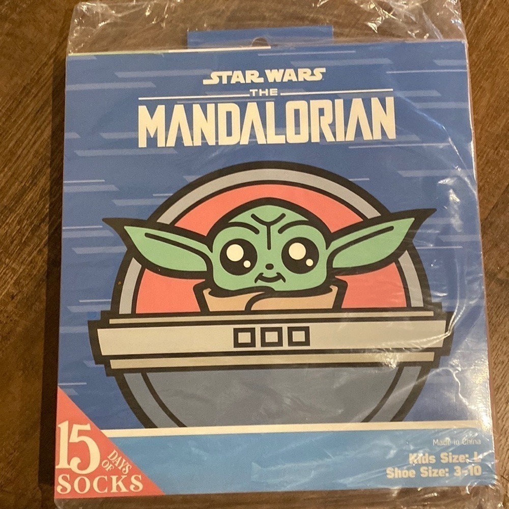 BNIB Star Wars The Mandalorian 15 Days of Socks Advent Calendar Kids Size L